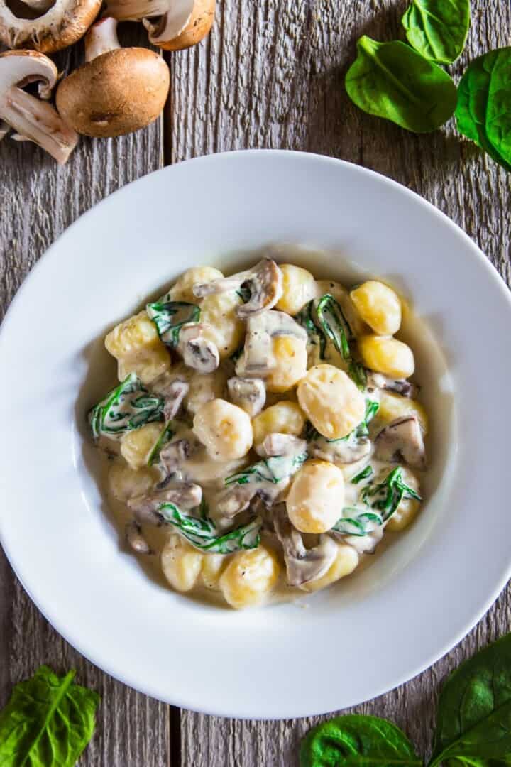 Creamy Mushroom and Spinach Gnocchi (VIDEO) - Simply Home Cooked
