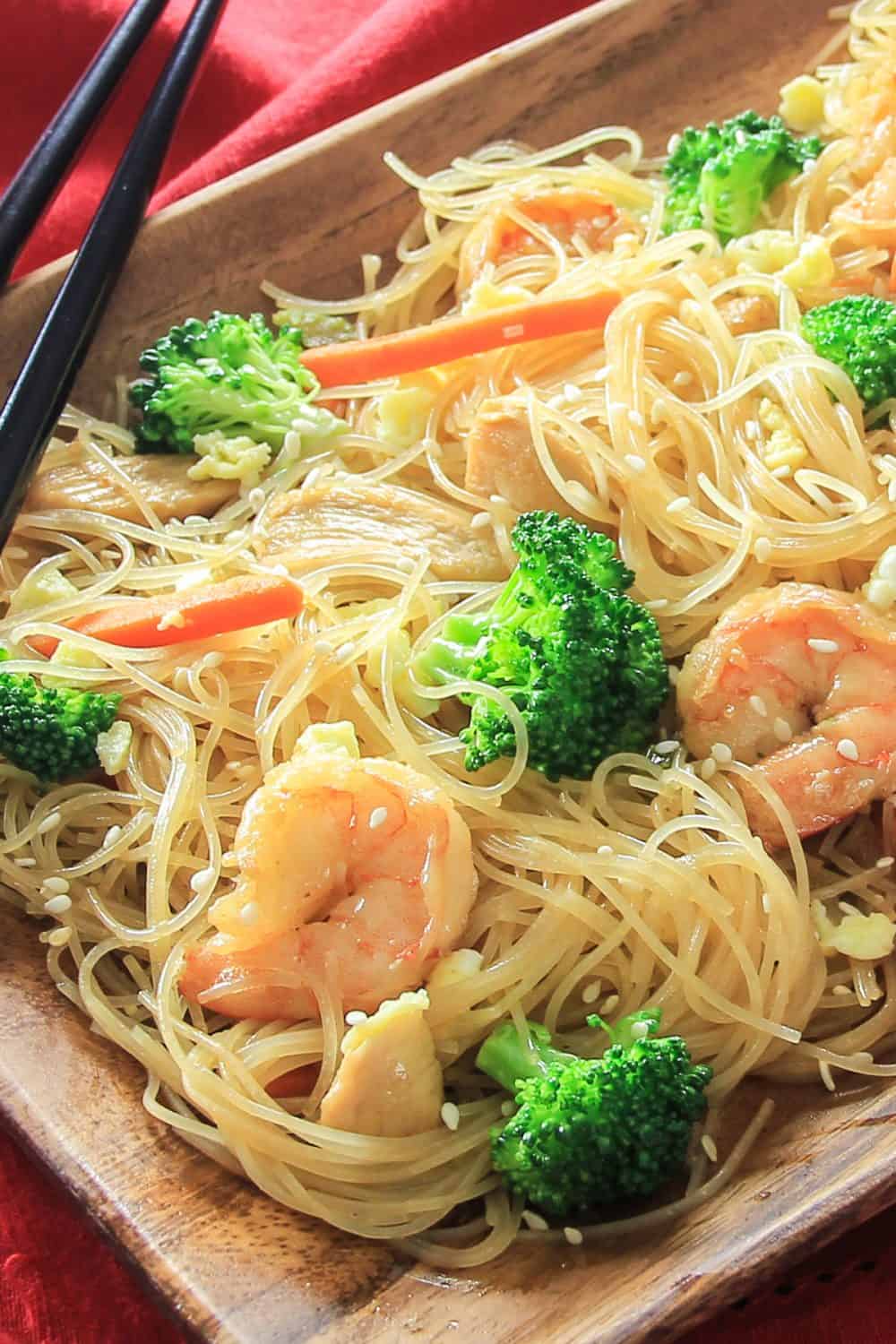 gluten-free stir fry with shrimp and broccoli 