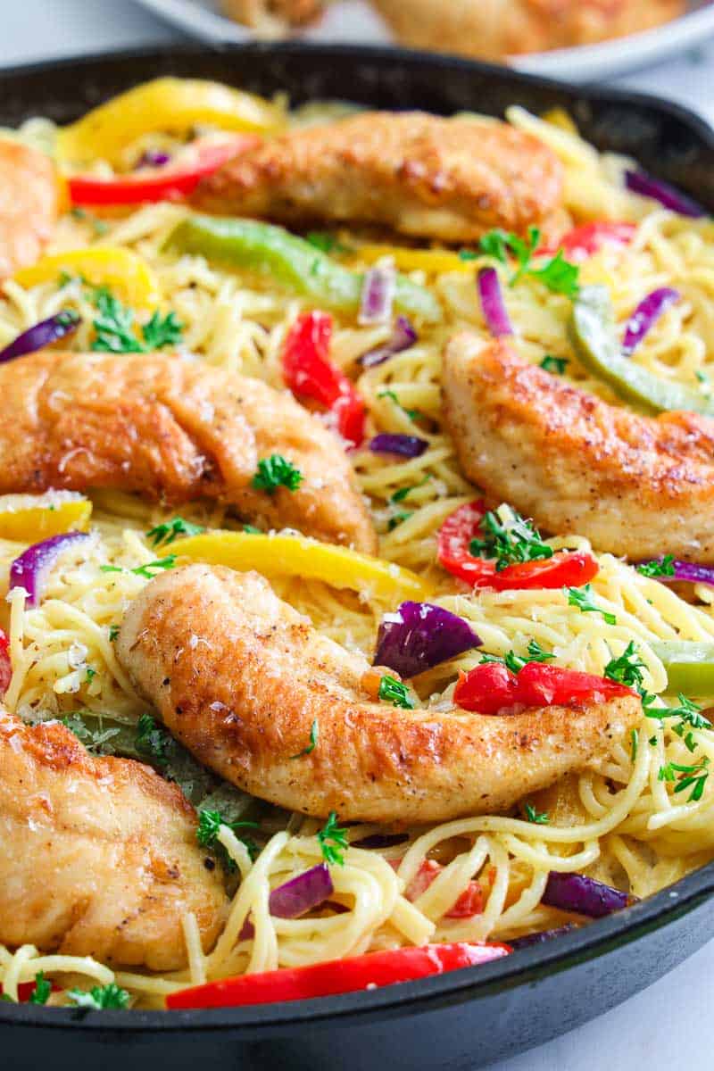close up image of chicken scampi pasta