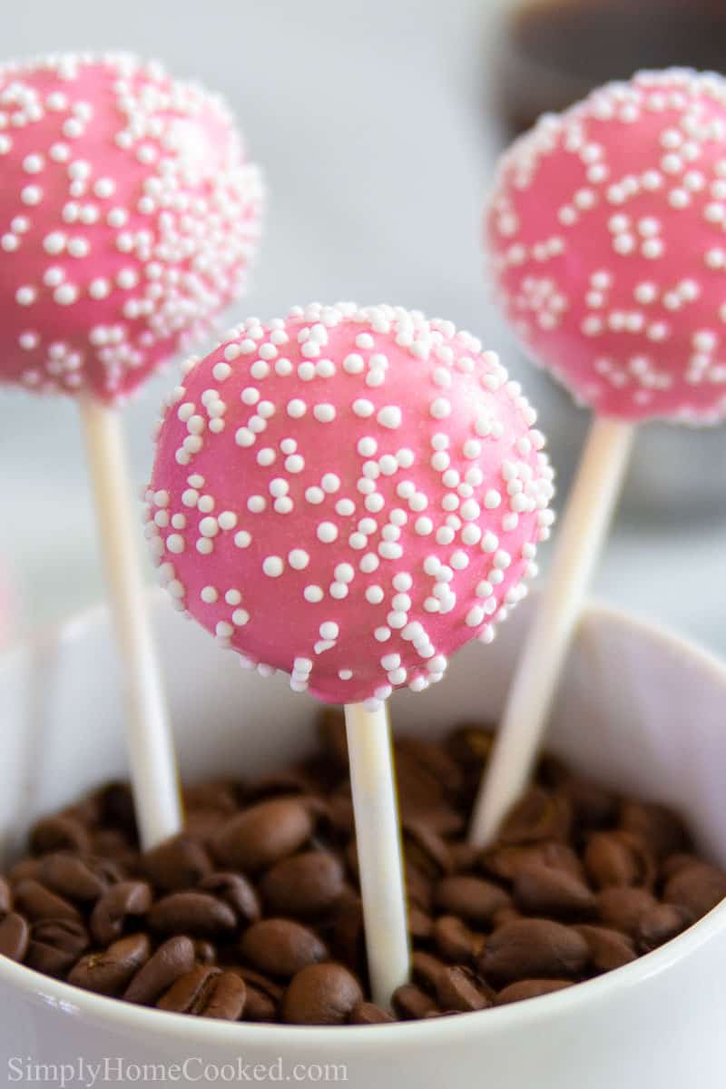 vergeven Aan het water Trouwens How to Make Cake Pops (easy and fool-proof) - Simply Home Cooked