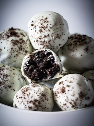 Oreo Truffles (3 Ingredients) - Simply Home Cooked