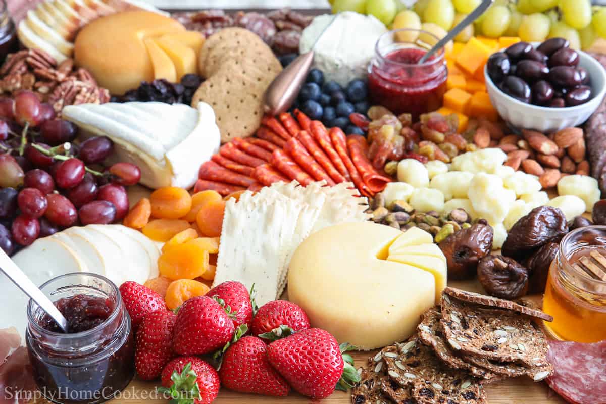 How to Make a Charcuterie Board (VIDEO)